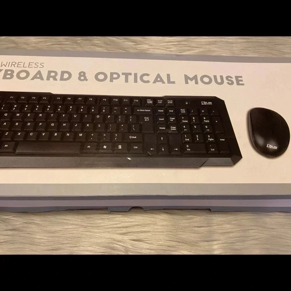 QUB Works 2.4Ghz Wireless Keyboard & Optical Mouse